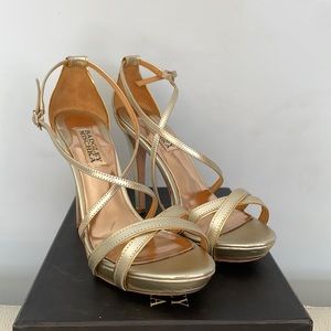 Badgley Mischka gold stiletto high heel
